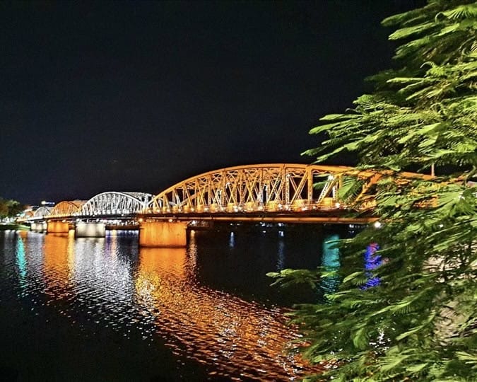 Truong Tien bridge